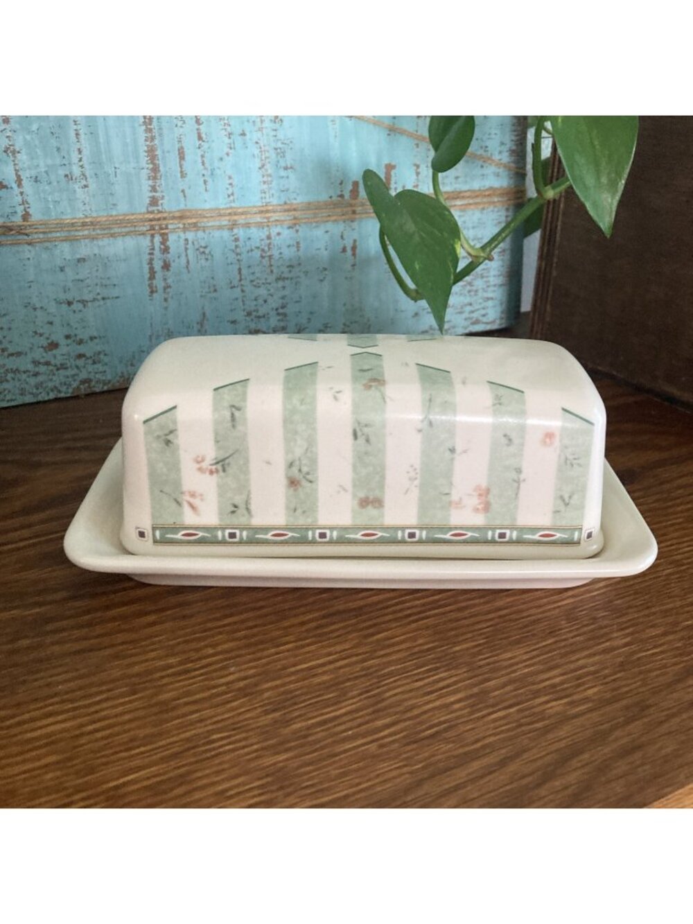 Pfaltzgraff Naturewood Covered Butter Dish BD4M2 Stoneware Portfolio Vintage